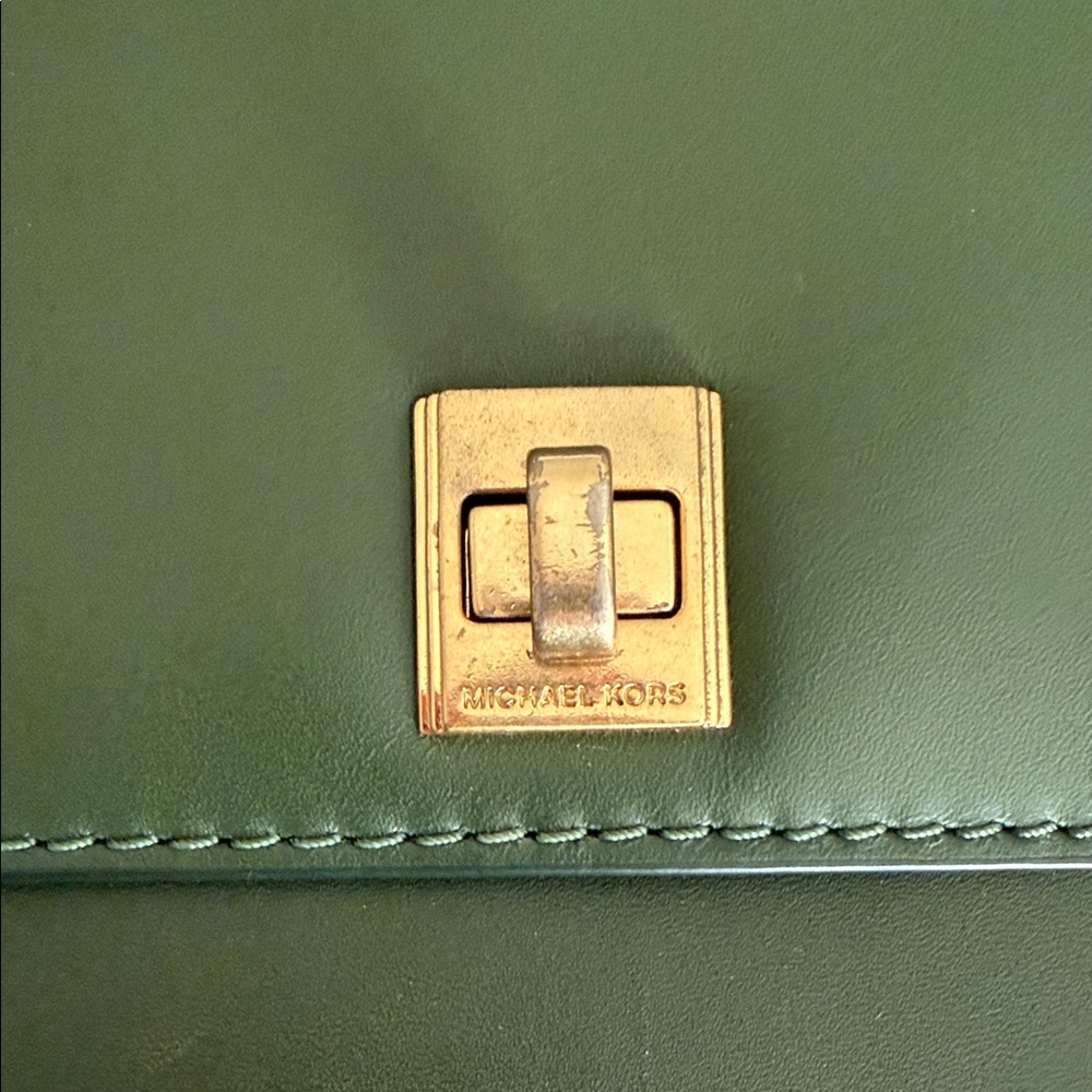 Michael Kors Green Crossbody Bag with Gold Chain - Picture 7 of 11